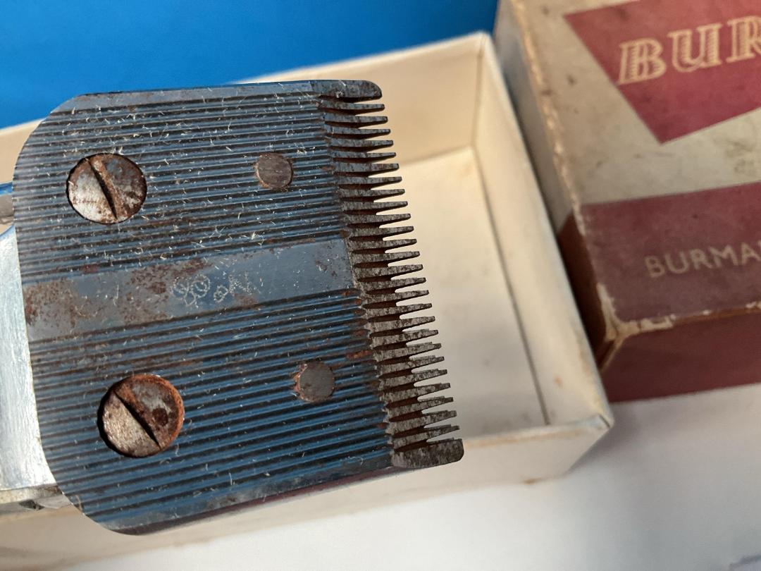 Photo '9' of Items for Crafts, Christmas Decorations, Vintage-Looking Hair Clippers Etc Photo '9' of Items for Crafts, Christmas Decorations, Vintage-Looking Hair Clippers Etc