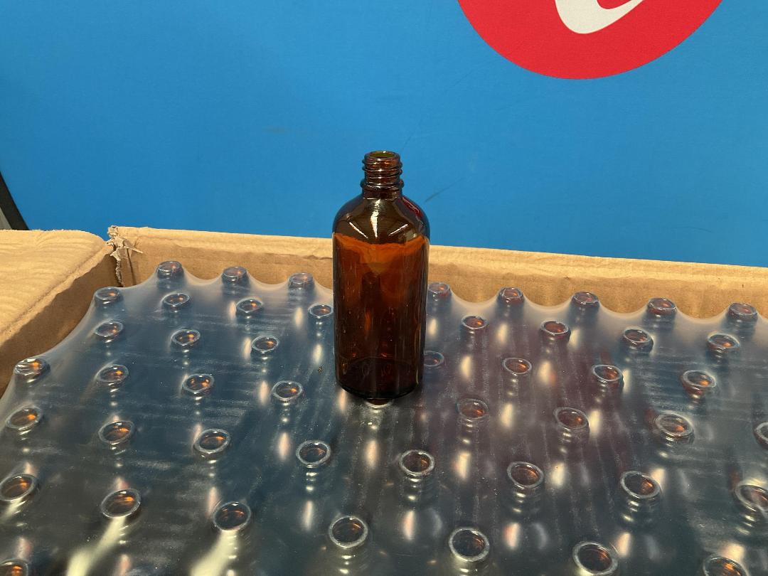 Photo '6' of 140x Approx Amber Coloured Glass-Like 100mL Bottles Photo '6' of 140x Approx Amber Coloured Glass-Like 100mL Bottles