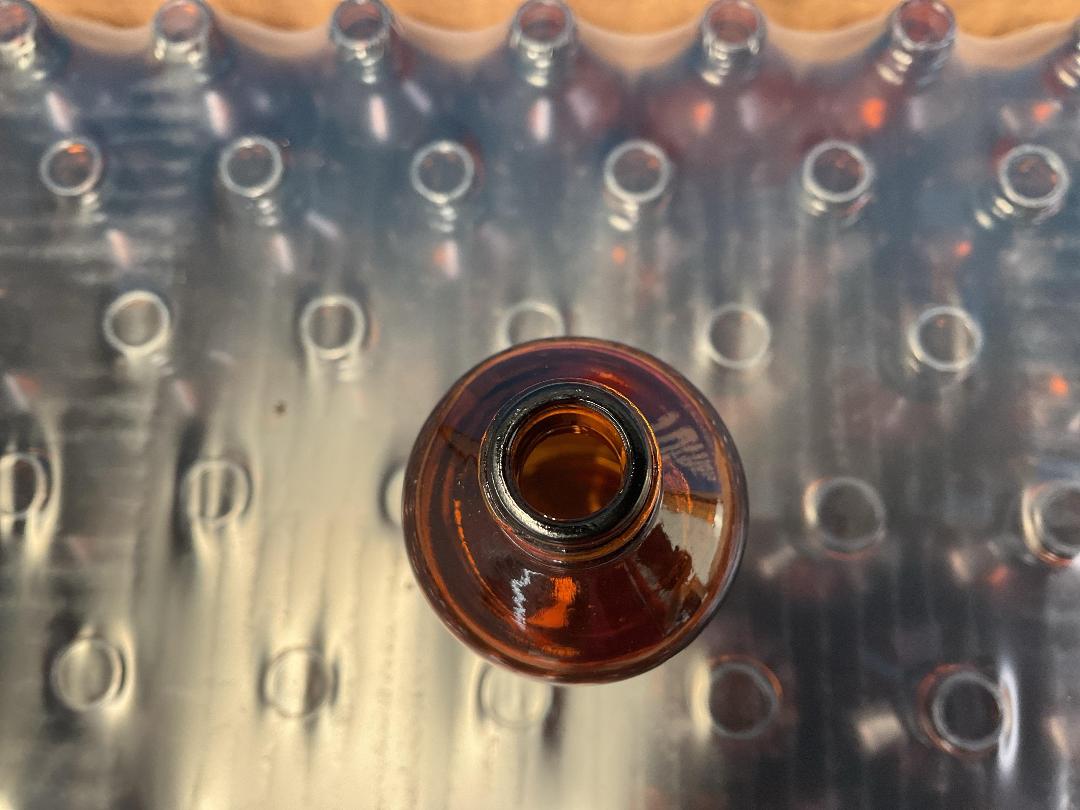 Photo '3' of 140x Approx Amber Coloured Glass-Like 100mL Bottles Photo '3' of 140x Approx Amber Coloured Glass-Like 100mL Bottles