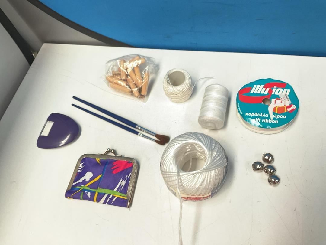 Photo '5' of Assortment of Sewing Items Etc