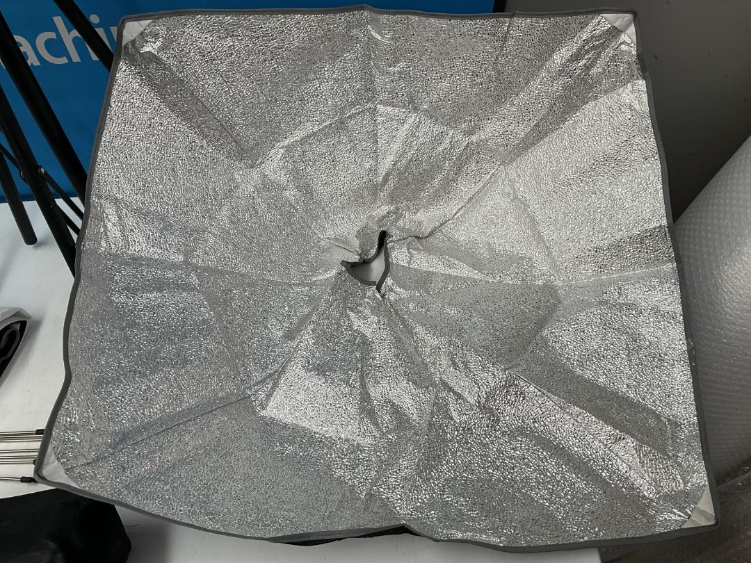 Photo '21' of Elinchrom D-Lite-4 IT 400Ws 2-Light To Go Set