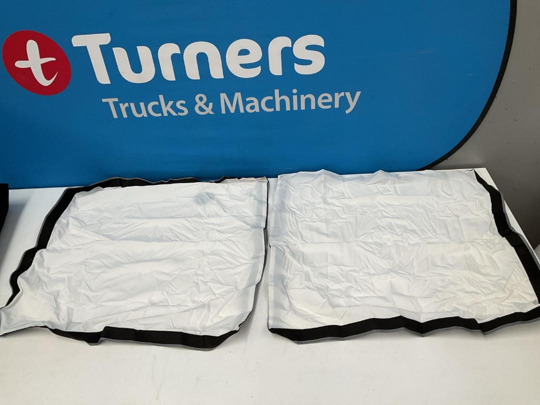 Photo '24' of Elinchrom D-Lite-4 IT 400Ws 2-Light To Go Set