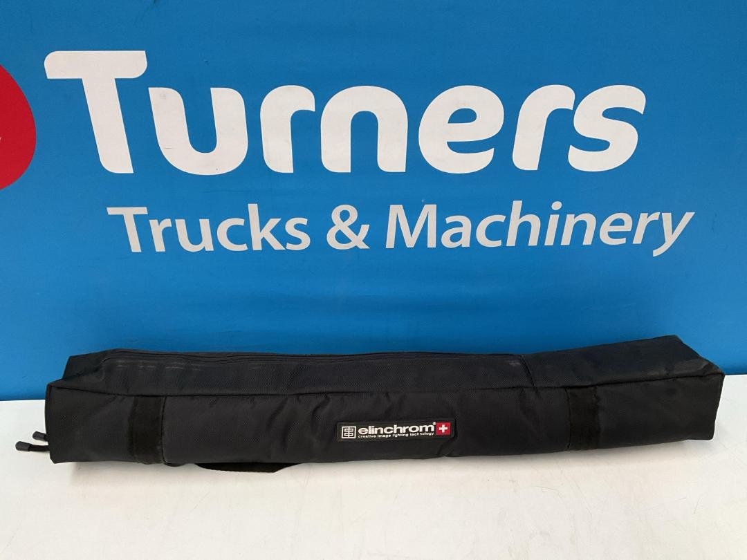 Photo '33' of Elinchrom D-Lite-4 IT 400Ws 2-Light To Go Set