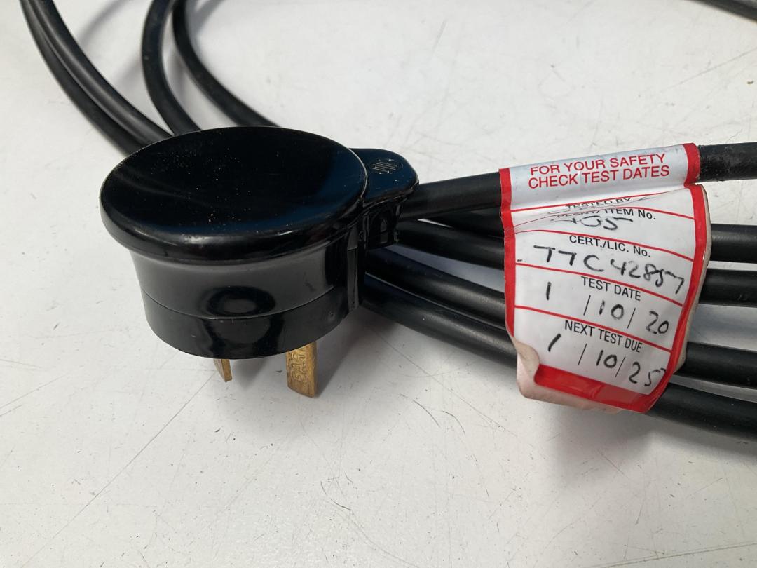 Photo '8' of Elinchrom D-Lite-4 IT 400Ws 2-Light To Go Set