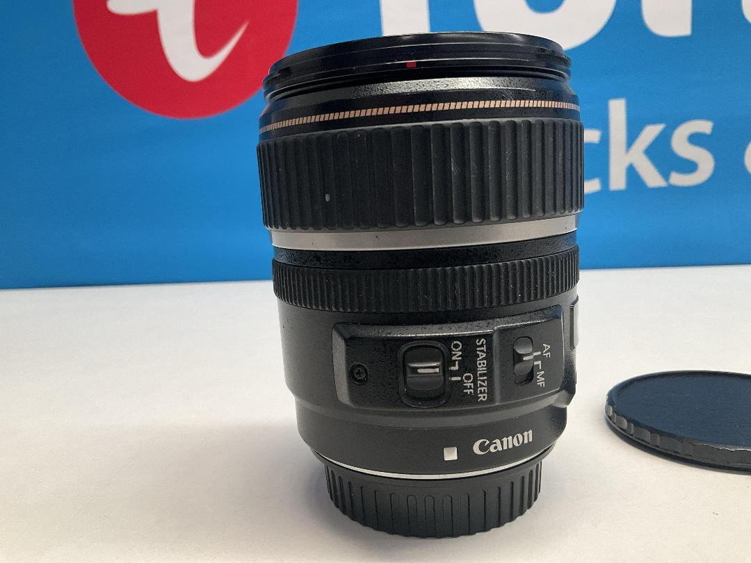 Photo '3' of Canon - EF-S 17-85mm f/4-5.6 IS USM Zoom Lens Photo '3' of Canon - EF-S 17-85mm f/4-5.6 IS USM Zoom Lens