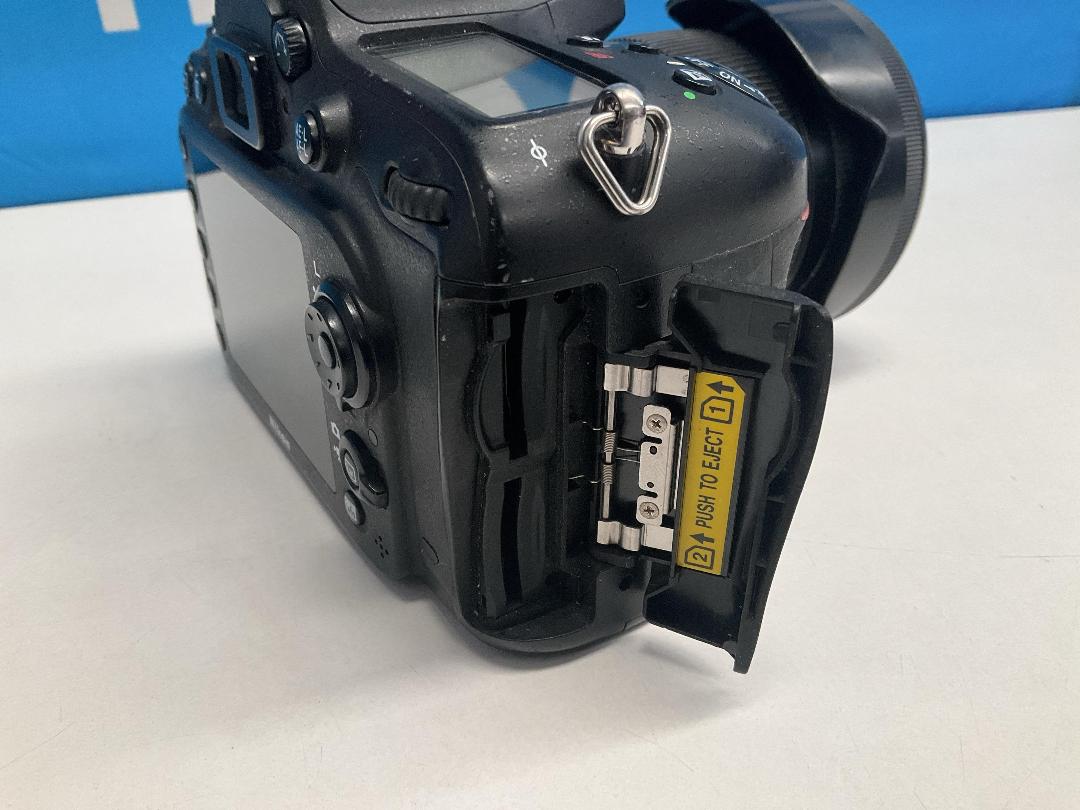 Photo '7' of Nikon - D7100 DSLR Camera & Sigma 17-70mm F2.8-4 DC Macro Lens Photo '7' of Nikon - D7100 DSLR Camera & Sigma 17-70mm F2.8-4 DC Macro Lens