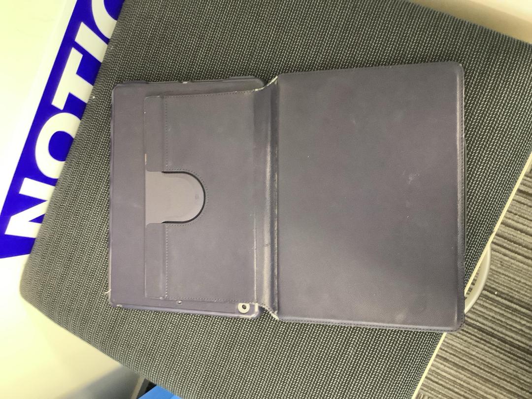 Photo '2' of Apple iPad Air Photo '2' of Apple iPad Air