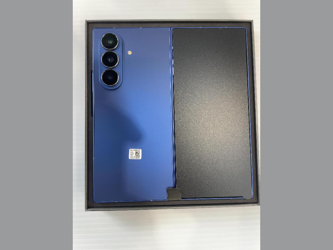 Photo '3' of Samsung Galaxy Z Fold7 -Blue Shadow -512GB Photo '3' of Samsung Galaxy Z Fold7 -Blue Shadow -512GB