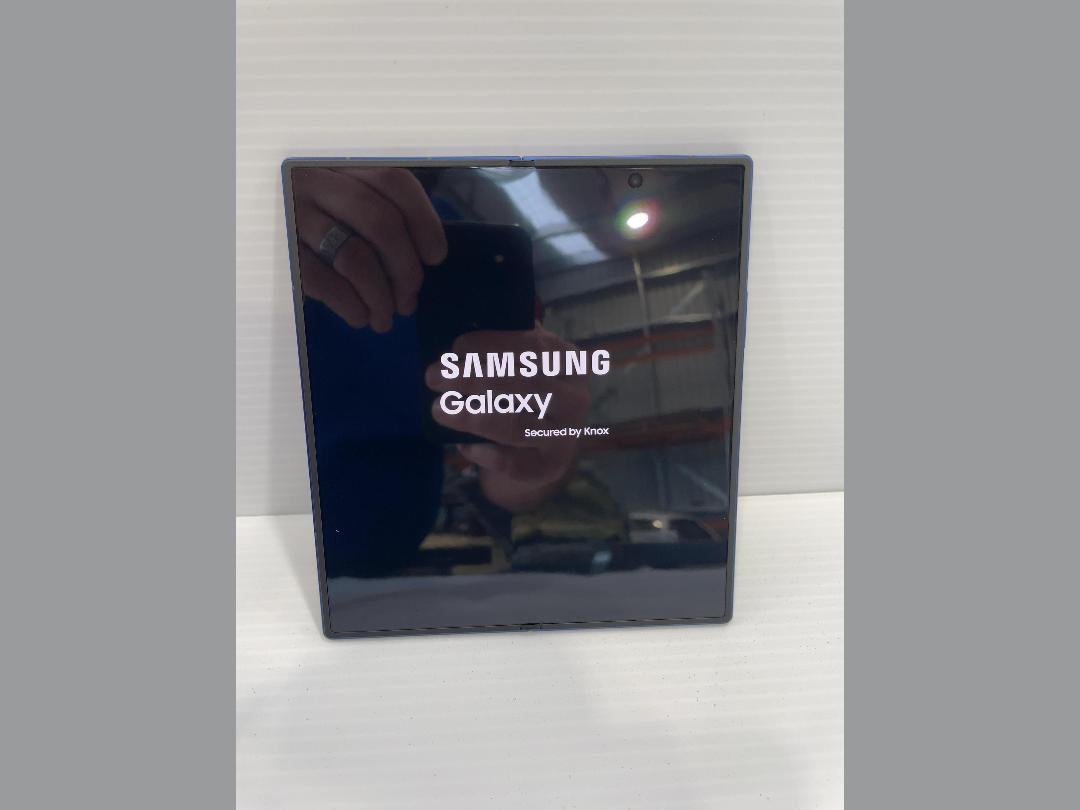 Photo '7' of Samsung Galaxy Z Fold7 -Blue Shadow -512GB Photo '7' of Samsung Galaxy Z Fold7 -Blue Shadow -512GB