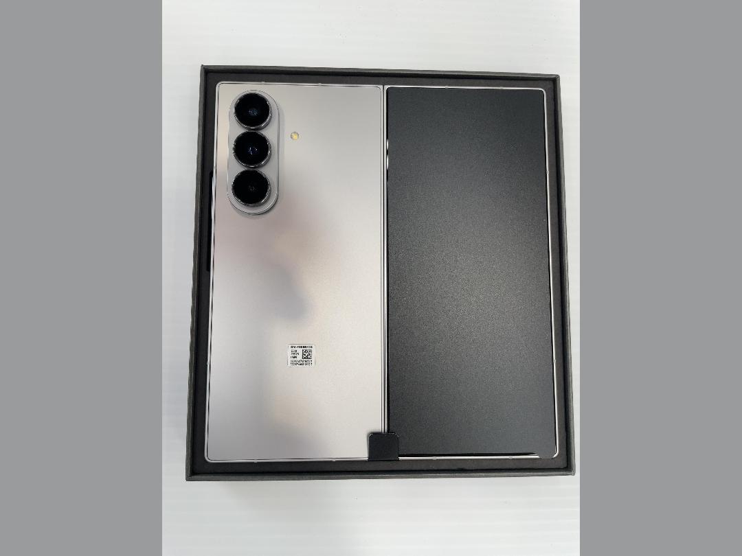 Photo '2' of Samsung Galaxy Z Fold7 - Silver Shadow - 256GB