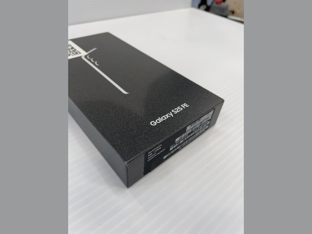 Photo '2' of Samsung Galaxy S25 FE - Jetblack - 128GB Photo '2' of Samsung Galaxy S25 FE - Jetblack - 128GB