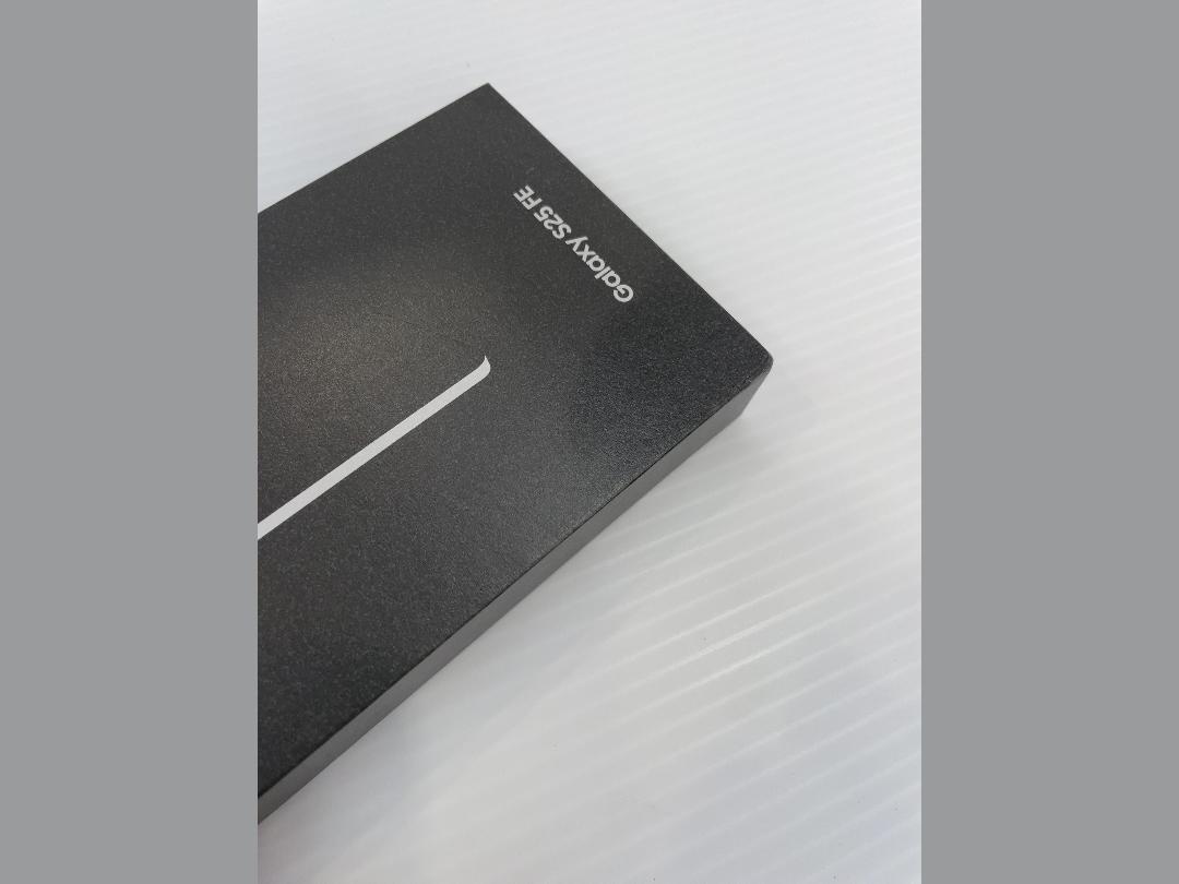 Photo '2' of Samsung Galaxy S25 FE - Navy - 256GB Photo '2' of Samsung Galaxy S25 FE - Navy - 256GB