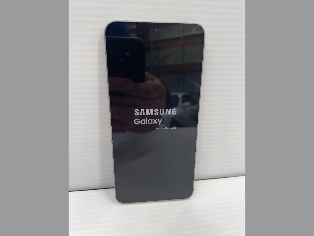 Photo '6' of Samsung Galaxy S25 FE - Jetblack - 128GB Photo '6' of Samsung Galaxy S25 FE - Jetblack - 128GB