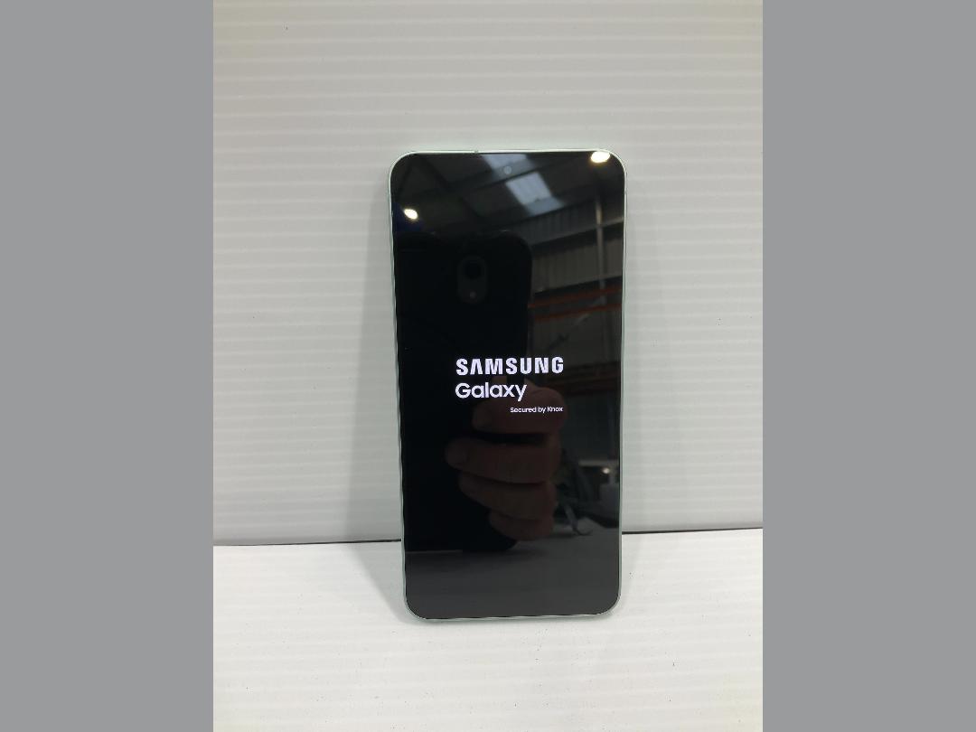 Photo '6' of Samsung Galaxy S25 - Mint - 256GB Photo '6' of Samsung Galaxy S25 - Mint - 256GB