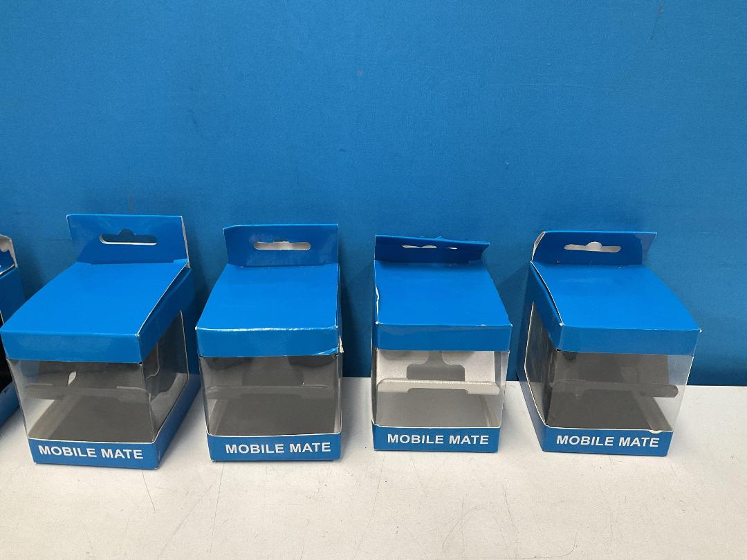 Photo '3' of 7x Mobile Mates and 17x Cafele 3in1 Retractable USB Cable *New* Photo '3' of 7x Mobile Mates and 17x Cafele 3in1 Retractable USB Cable *New*