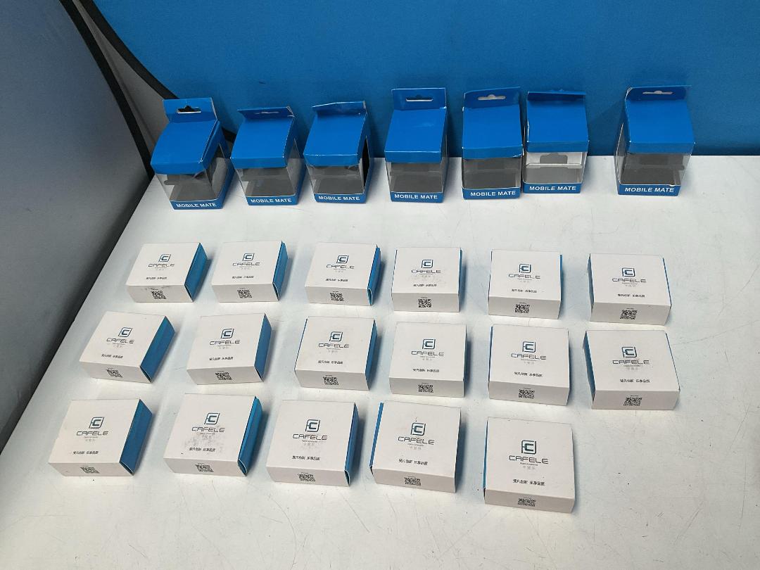 Photo '12' of 7x Mobile Mates and 17x Cafele 3in1 Retractable USB Cable *New* Photo '12' of 7x Mobile Mates and 17x Cafele 3in1 Retractable USB Cable *New*