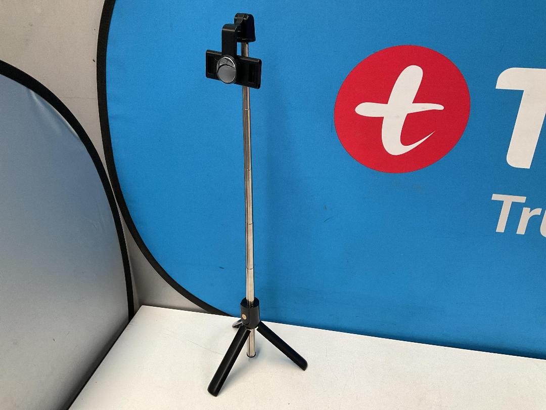 Photo '12' of 5x K10 Selfie Stick Integrated Tripod *NEW* Photo '12' of 5x K10 Selfie Stick Integrated Tripod *NEW*