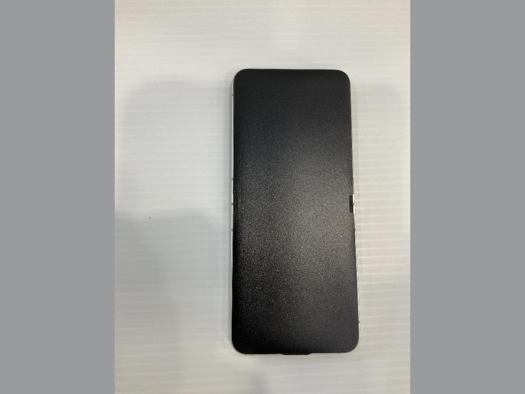 Photo '5' of Samsung Galaxy ZFlip7 FE - White - 128GB Photo '5' of Samsung Galaxy ZFlip7 FE - White - 128GB