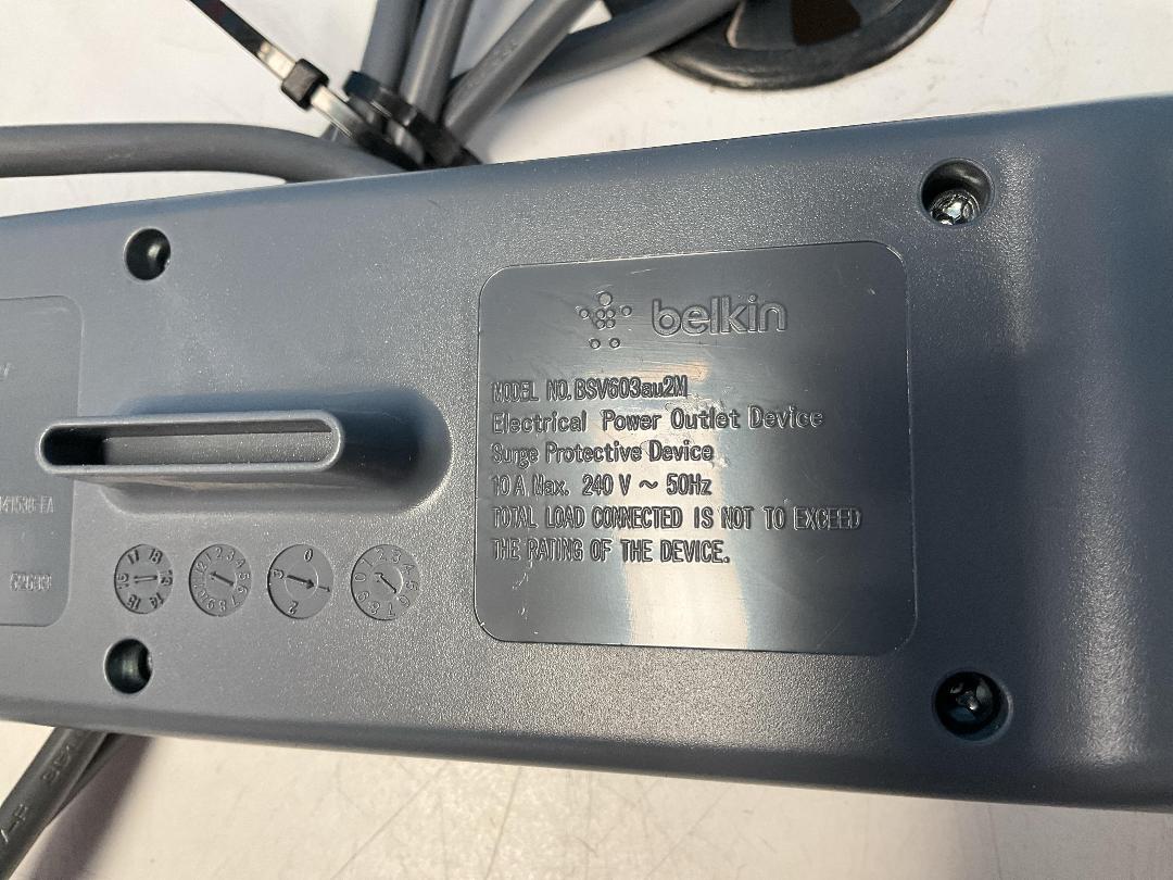 Photo '3' of 4x Belkin Adapters and 1x Elto Adapter