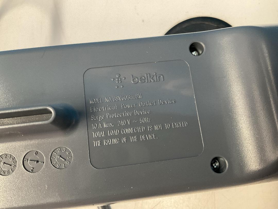 Photo '7' of 4x Belkin Adapters and 1x Elto Adapter