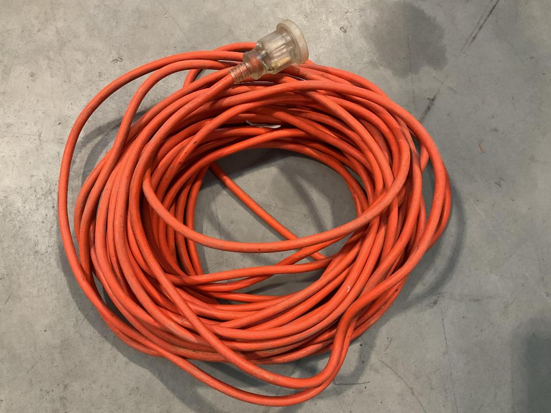 Photo '6' of 1x 15Amp Extension Cord and 1x Other Extension Cord