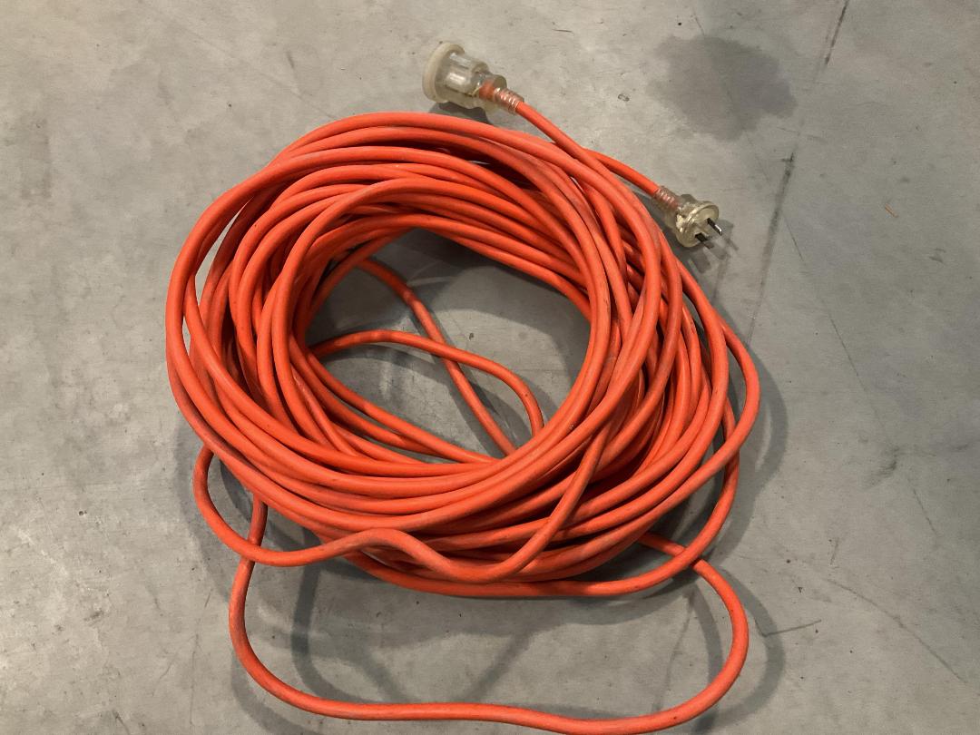 Photo '10' of 1x 15Amp Extension Cord and 1x Other Extension Cord