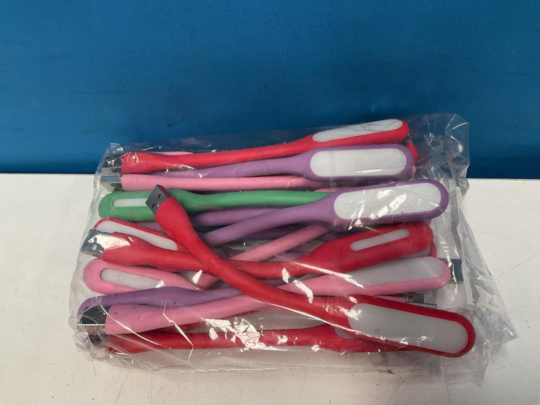 Photo '2' of 13x Mini Charging Cables, 21x USB Reading Lights and 1x Mini USB Fan *NEW*