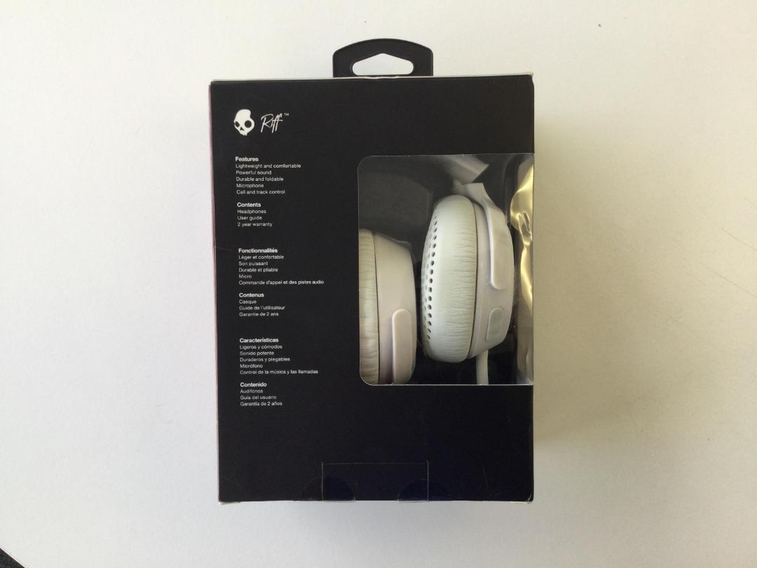 Photo '2' of Skull Candy over Ear Headphones - White Photo '2' of Skull Candy over Ear Headphones - White