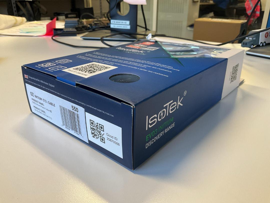 Photo '2' of IsoTek EVO3 Initium Power Cable