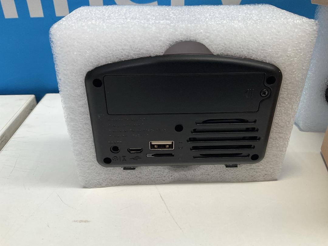 Photo '2' of MaoKing - Vintage Style Bluetooth / Aux Radio *NEW* Photo '2' of MaoKing - Vintage Style Bluetooth / Aux Radio *NEW*