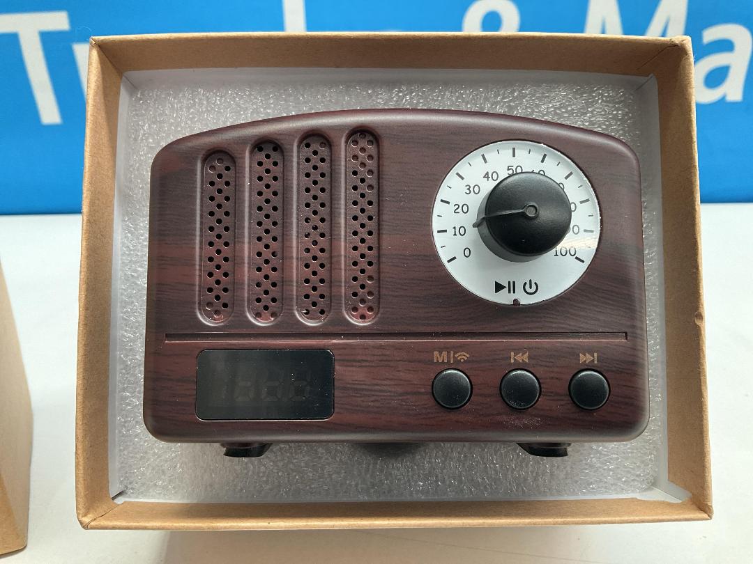 Photo '4' of MaoKing - Vintage Style Bluetooth / Aux Radio *NEW* Photo '4' of MaoKing - Vintage Style Bluetooth / Aux Radio *NEW*