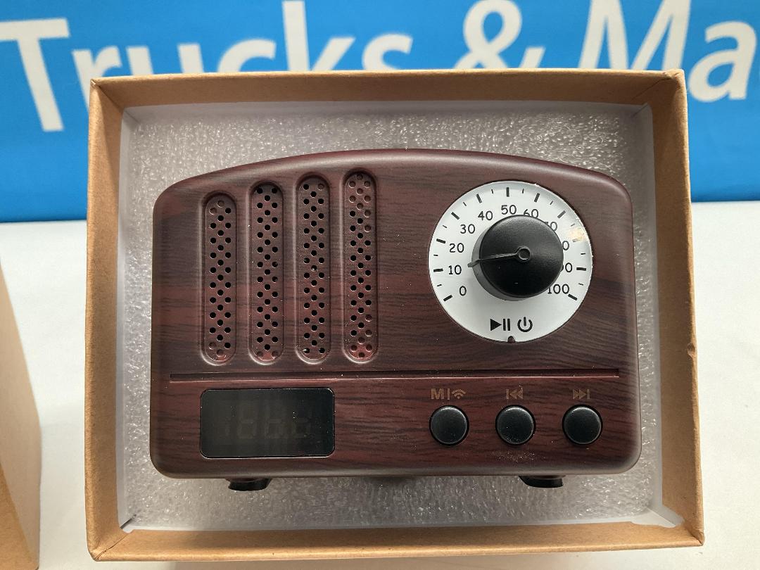 Photo '2' of MaoKing - Vintage Style Bluetooth / Aux Radio *NEW* Photo '2' of MaoKing - Vintage Style Bluetooth / Aux Radio *NEW*