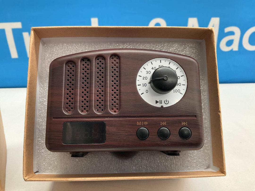 Photo '2' of MaoKing - Vintage Style Bluetooth / Aux Radio *NEW* Photo '2' of MaoKing - Vintage Style Bluetooth / Aux Radio *NEW*