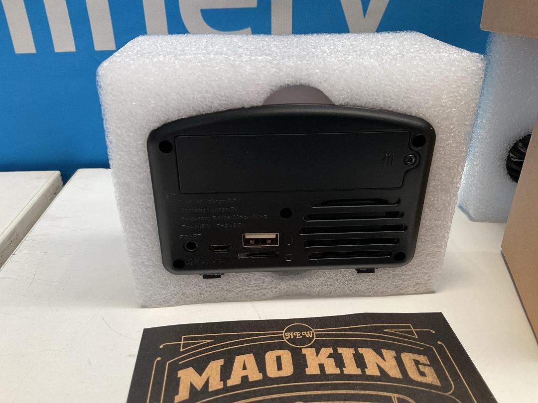 Photo '3' of MaoKing - Vintage Style Bluetooth / Aux Radio *NEW* Photo '3' of MaoKing - Vintage Style Bluetooth / Aux Radio *NEW*