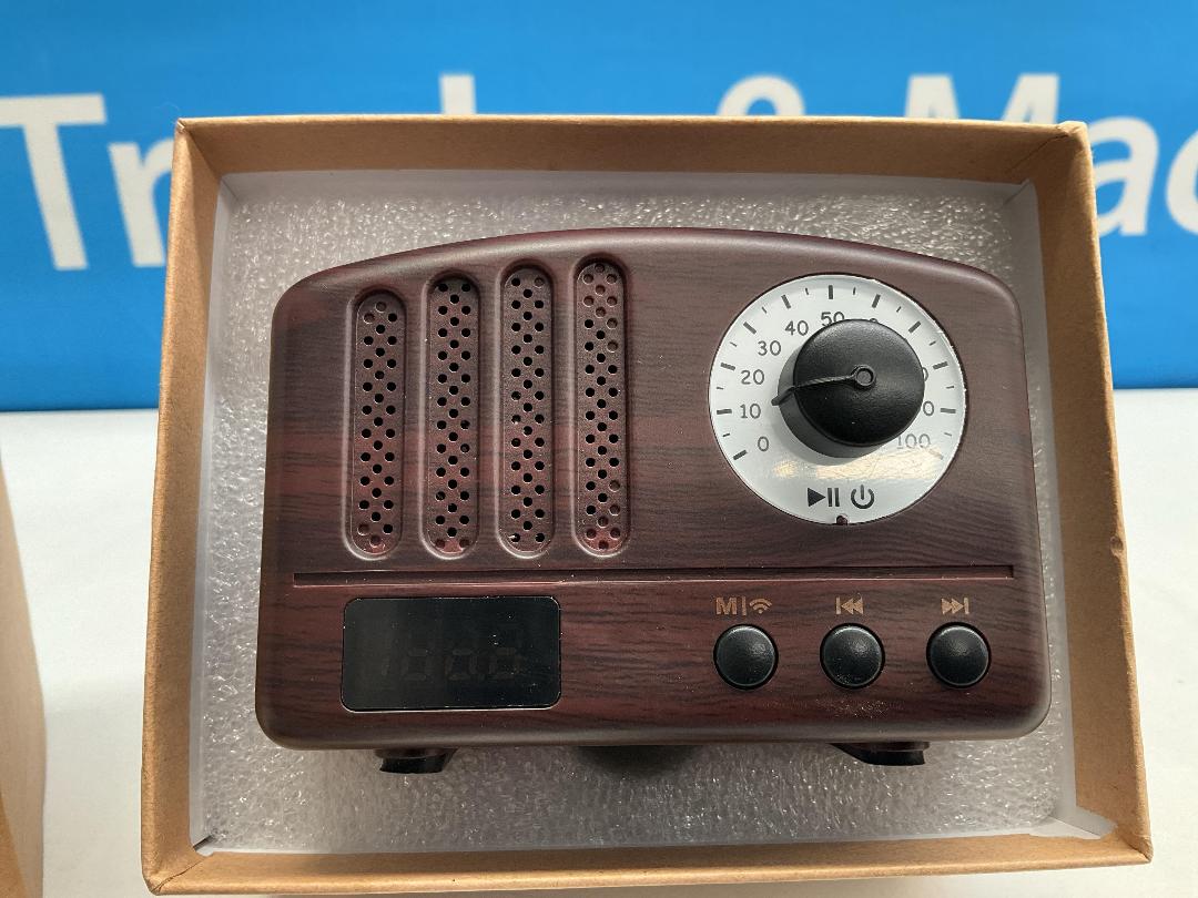 Photo '2' of MaoKing - Vintage Style Bluetooth / Aux Radio *NEW* Photo '2' of MaoKing - Vintage Style Bluetooth / Aux Radio *NEW*