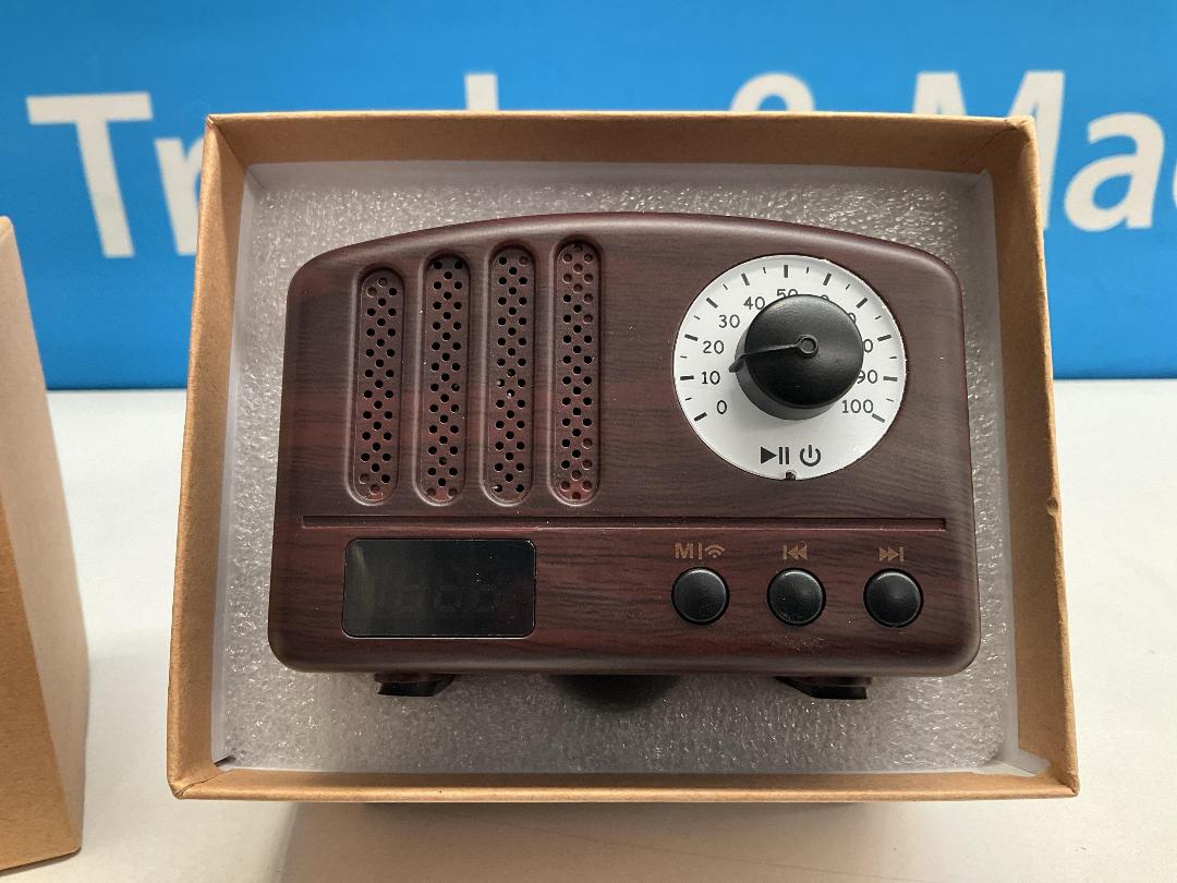 Photo '2' of MaoKing - Vintage Style Bluetooth / Aux Radio *NEW* Photo '2' of MaoKing - Vintage Style Bluetooth / Aux Radio *NEW*