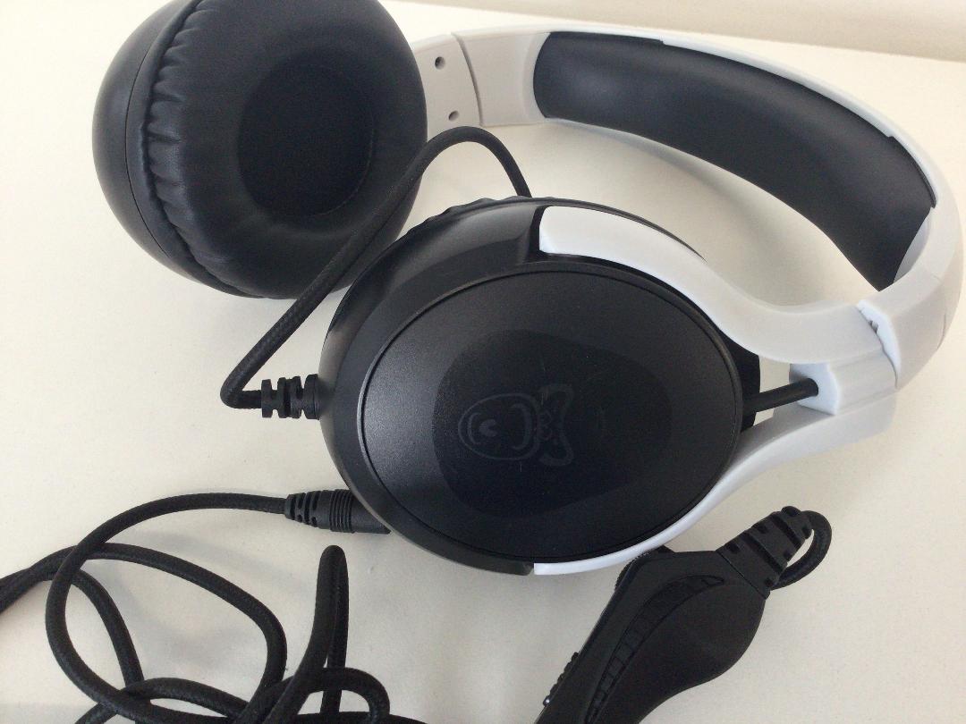 Photo '3' of Headphones Photo '3' of Headphones