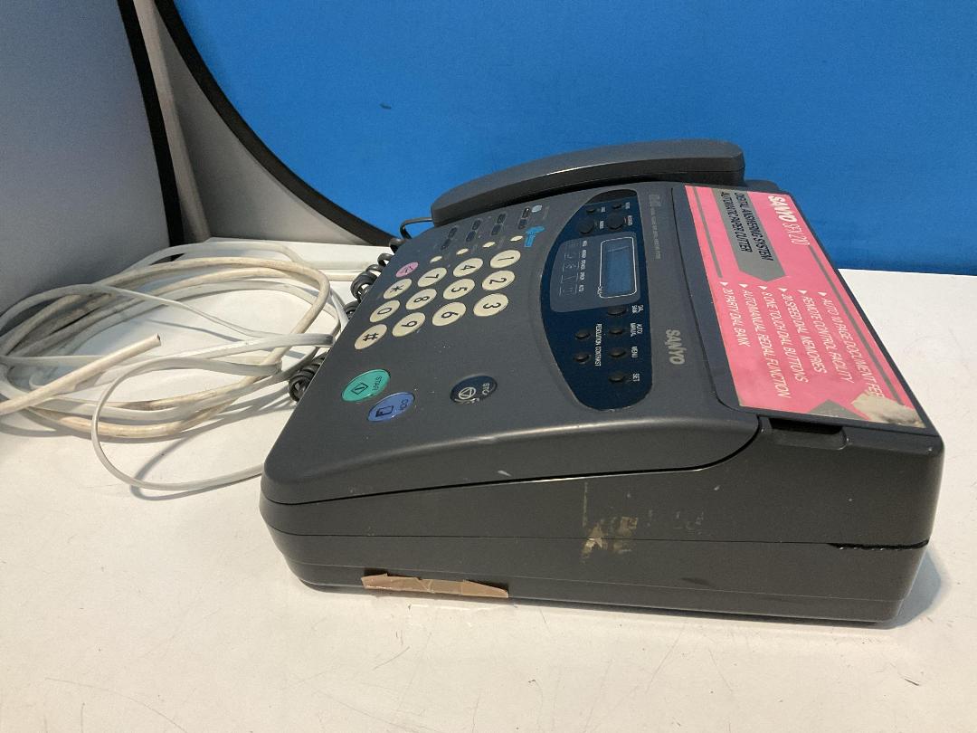 Photo '8' of Sanyo SFX 210 Digital Answering System/Automatic Paper Cutter