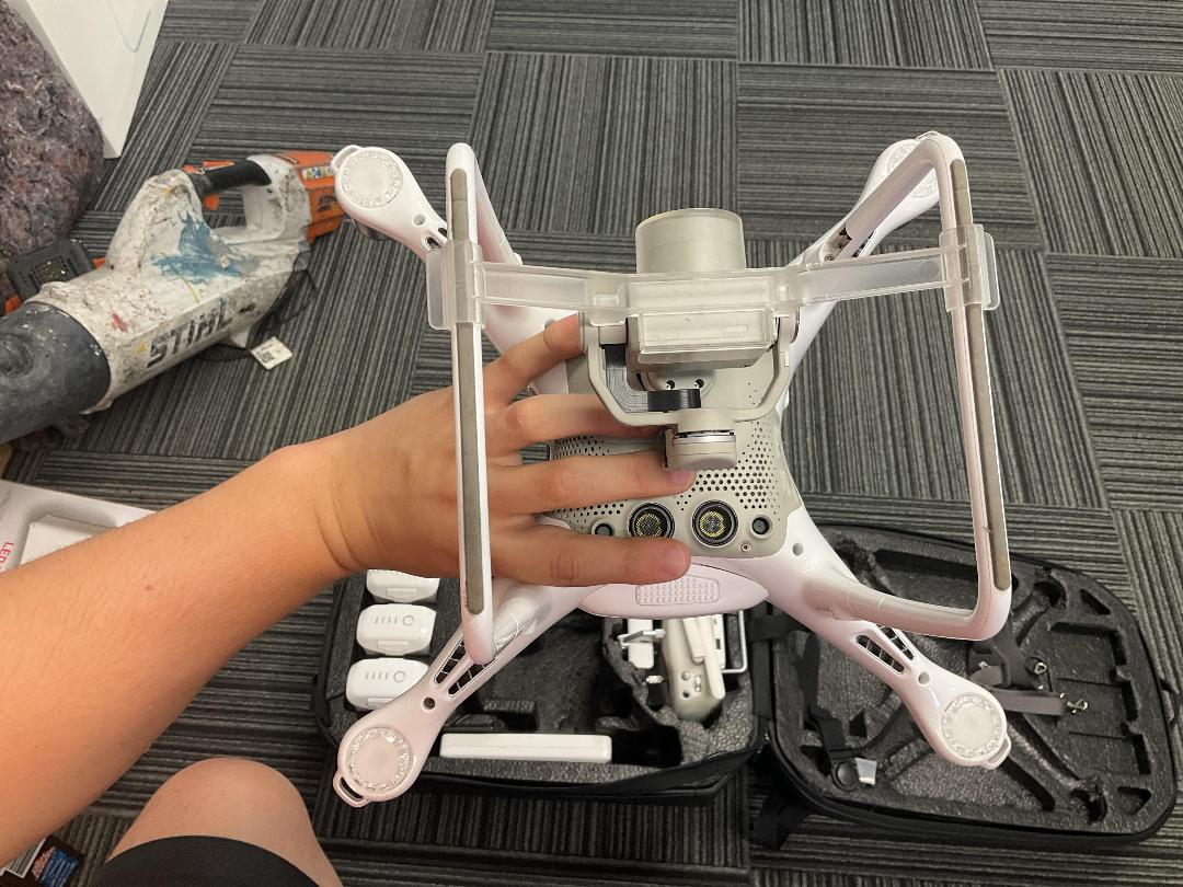 Photo '3' of DJI Phantom 4 Drone Kit Photo '3' of DJI Phantom 4 Drone Kit