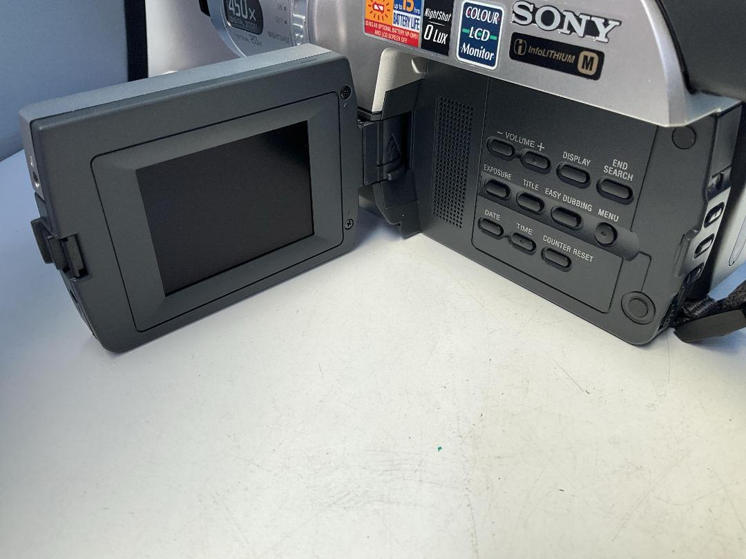 Photo '6' of Sony Handycam Vision Video Camera Recorder - Model CCD-TRV107E Photo '6' of Sony Handycam Vision Video Camera Recorder - Model CCD-TRV107E