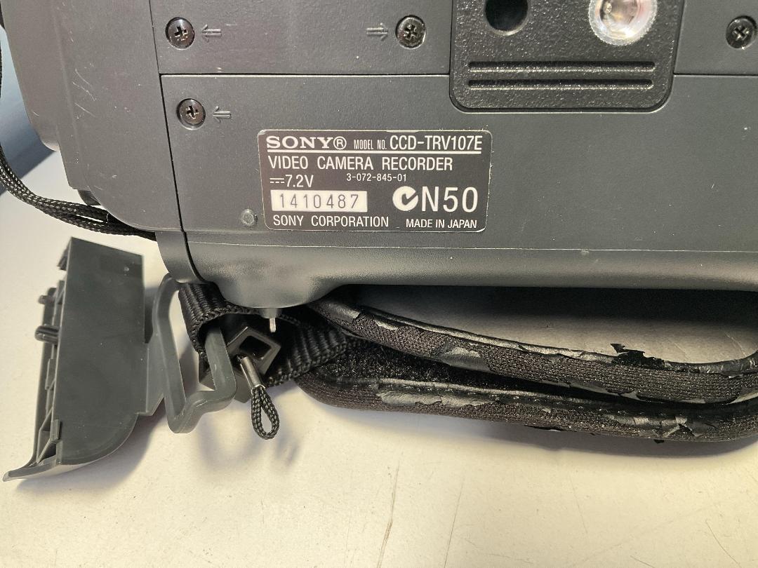 Photo '3' of Sony Handycam Vision Video Camera Recorder - Model CCD-TRV107E Photo '3' of Sony Handycam Vision Video Camera Recorder - Model CCD-TRV107E