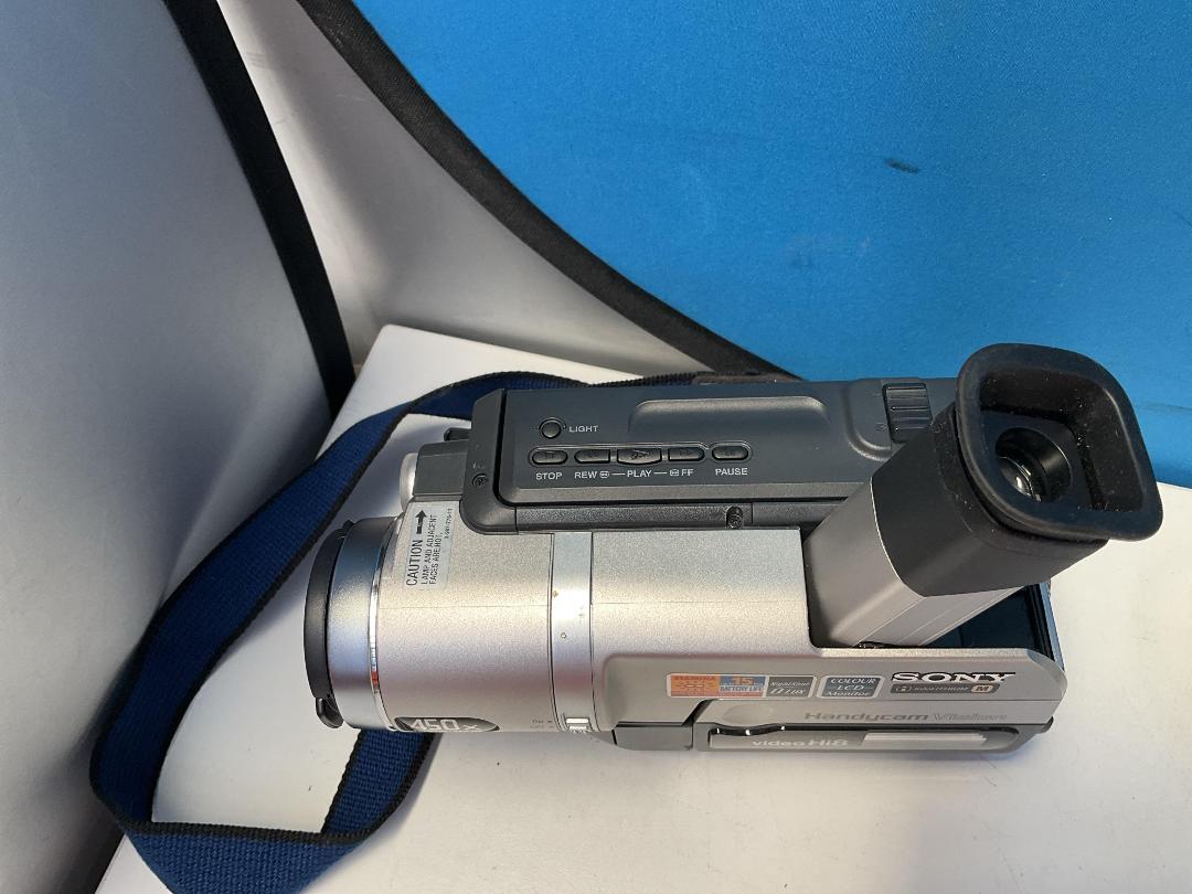 Photo '10' of Sony Handycam Vision Video Camera Recorder - Model CCD-TRV107E Photo '10' of Sony Handycam Vision Video Camera Recorder - Model CCD-TRV107E