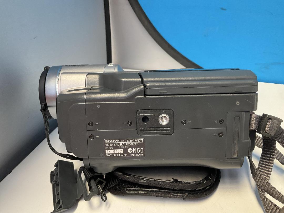 Photo '13' of Sony Handycam Vision Video Camera Recorder - Model CCD-TRV107E Photo '13' of Sony Handycam Vision Video Camera Recorder - Model CCD-TRV107E