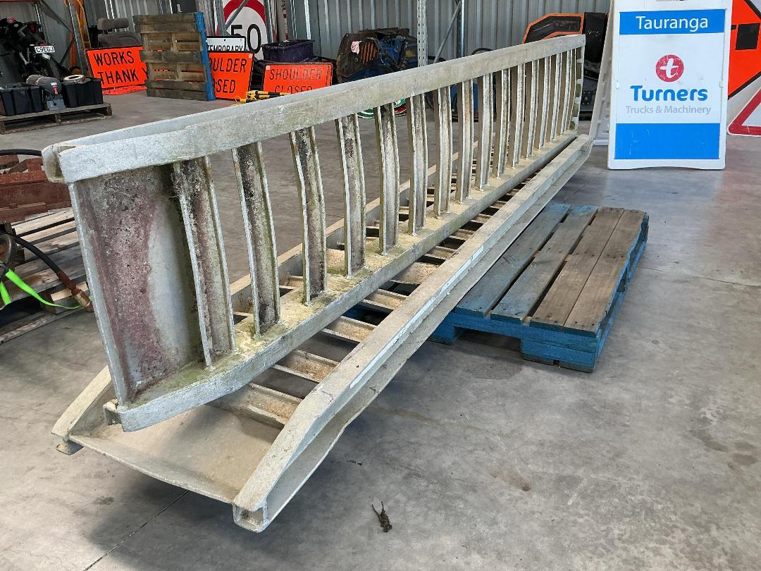 Photo '3' of Aluminium Pair of Ramps 4500kg Photo '3' of Aluminium Pair of Ramps 4500kg