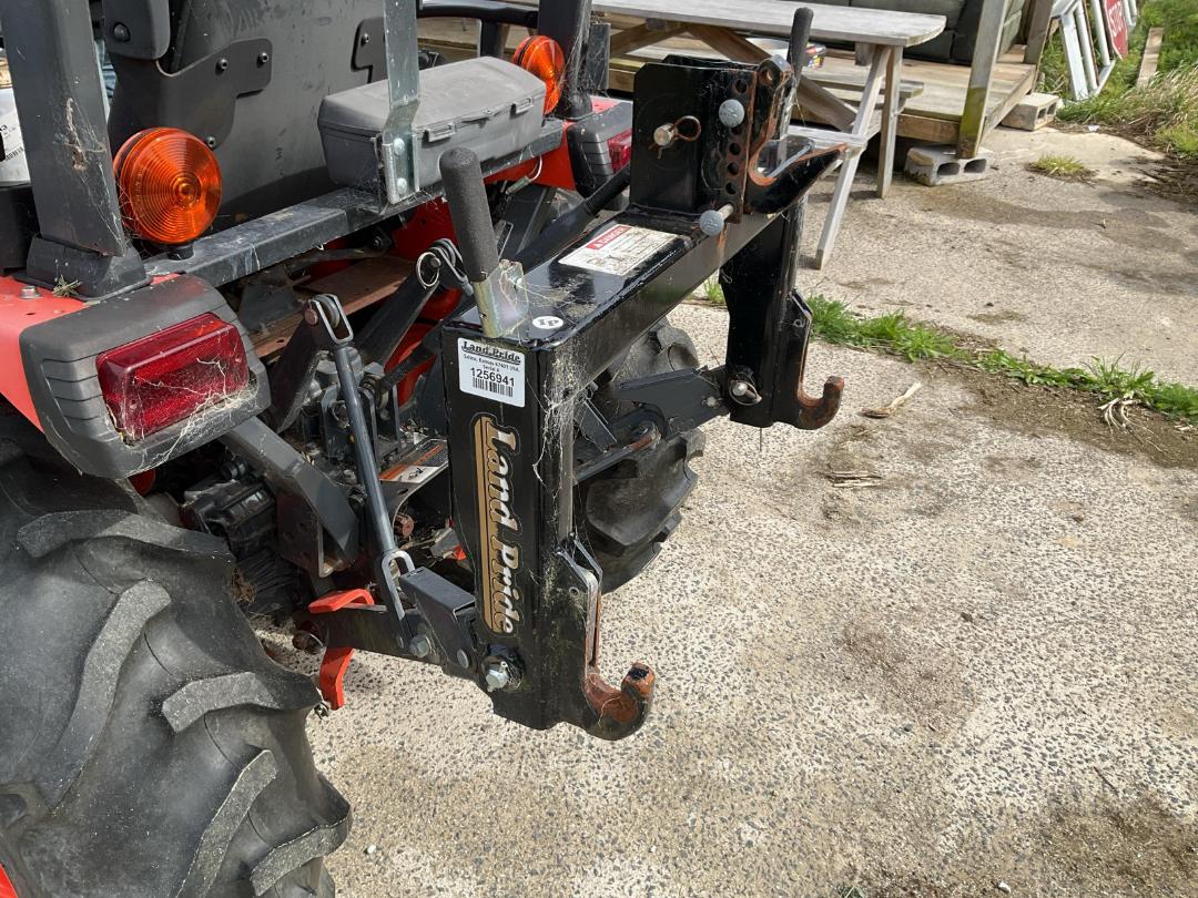 Photo '19' of Kubota b3150 Tractor Photo '19' of Kubota b3150 Tractor