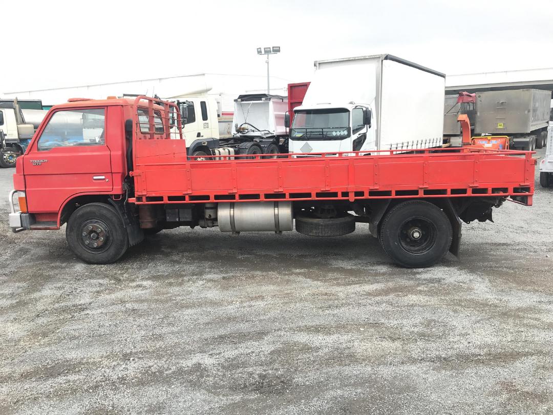 Photo '9' of Ford Trader Flatdeck Photo '9' of Ford Trader Flatdeck
