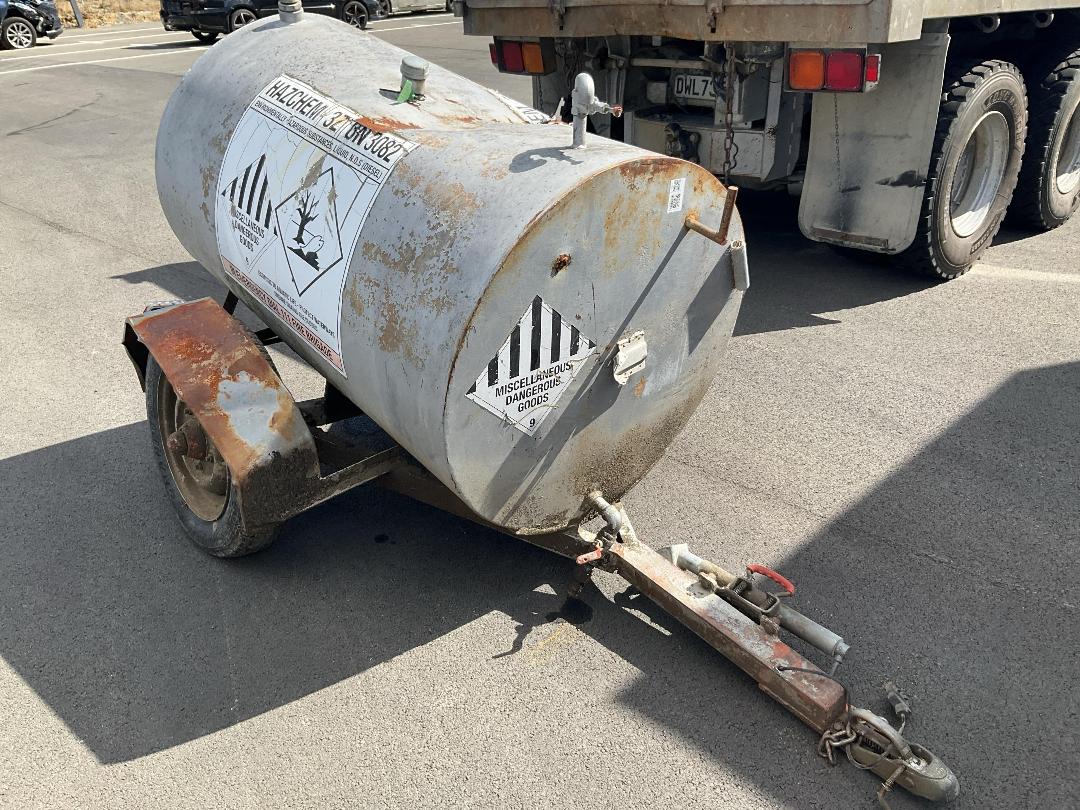 Photo '3' of Fuel Tank Trailer Tanker - Single Photo '3' of Fuel Tank Trailer Tanker - Single