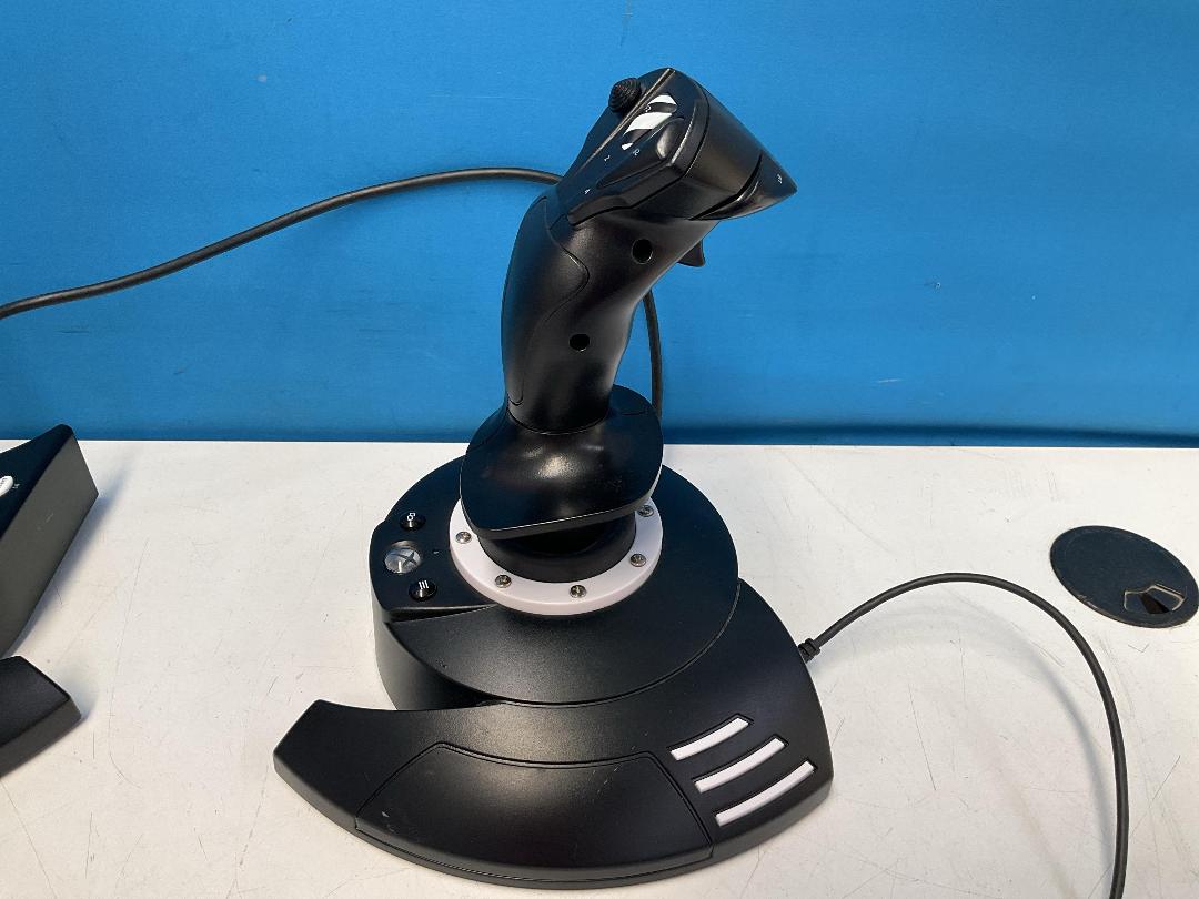 Photo '6' of Xbox Thrustmaster