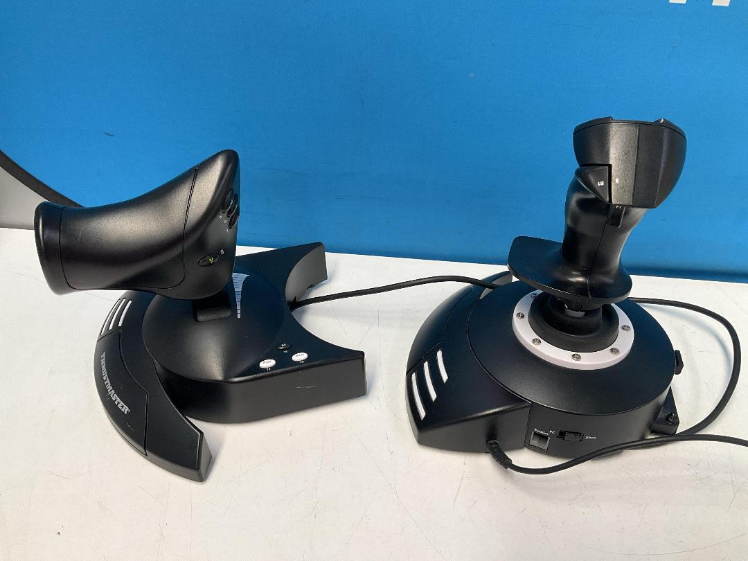 Photo '7' of Xbox Thrustmaster