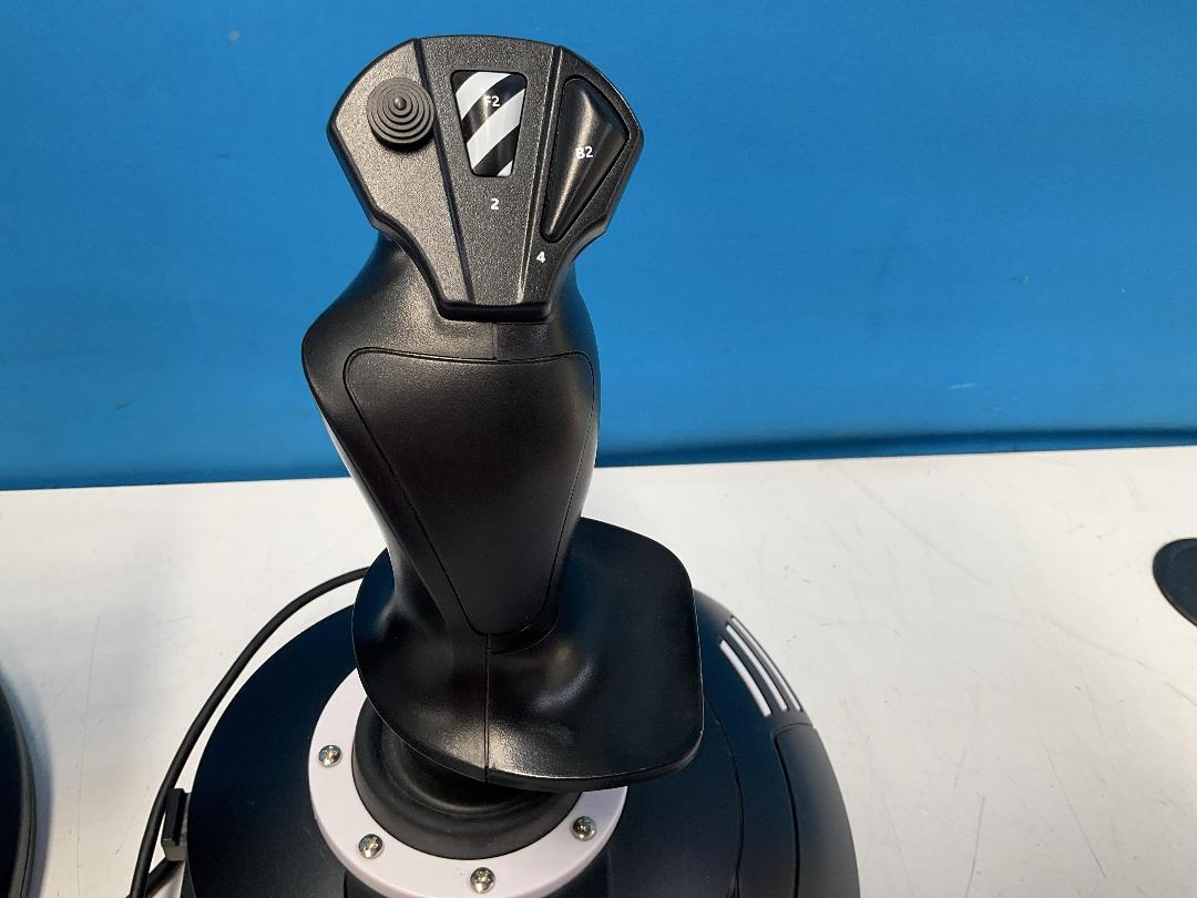Photo '13' of Xbox Thrustmaster